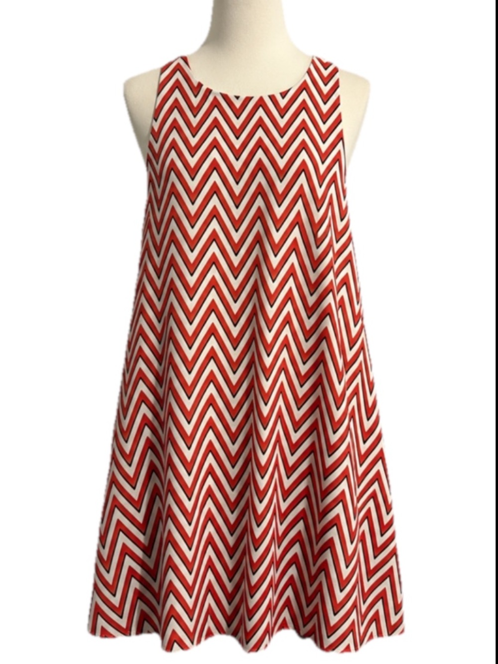 Everly A Line Sleeveless Coral Black White Chevron Shift Keyhole Back Dress
